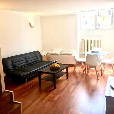 Yourvacanza Navigli Loft Milão Exterior foto