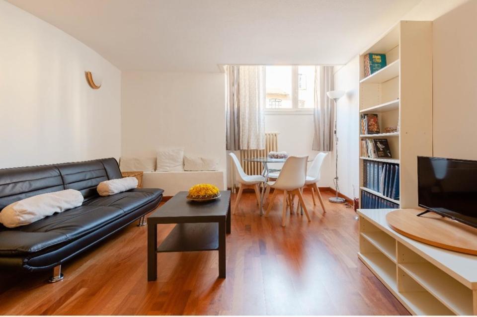 Yourvacanza Navigli Loft Milão Exterior foto
